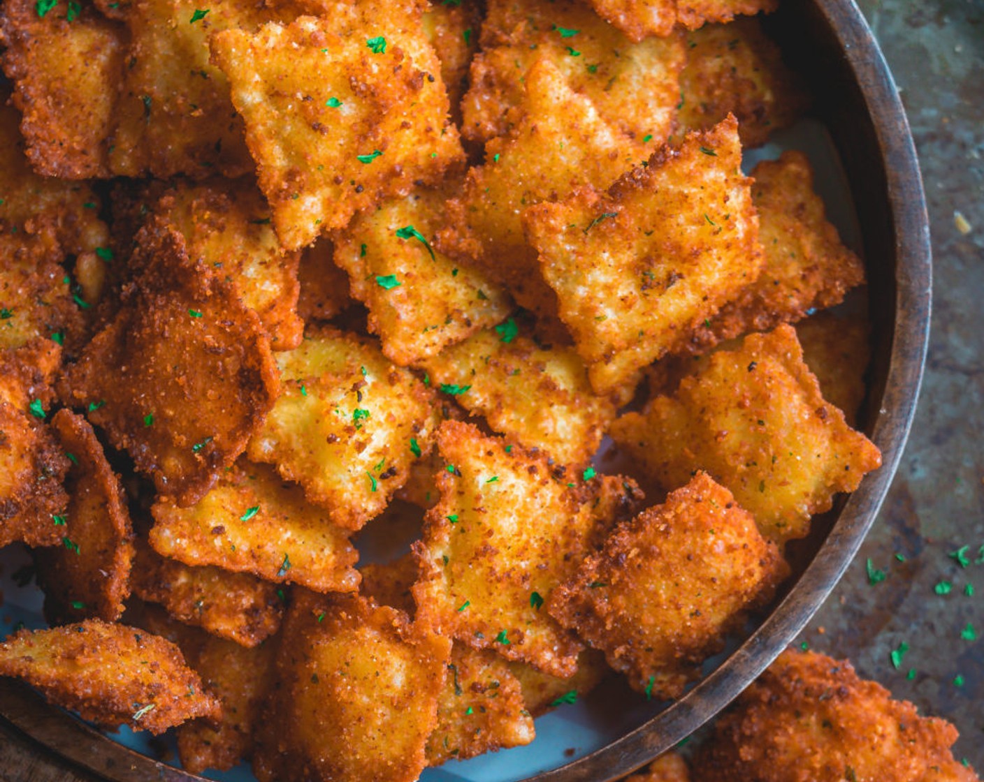 step 7 These vegan Italian fried ravioli can be a meal in itself. They are best enjoyed when served hot with some spicy vegan mayo, Sriracha mixed with vegan mayo, regular tomato ketchup, or marinara sauce on the side.