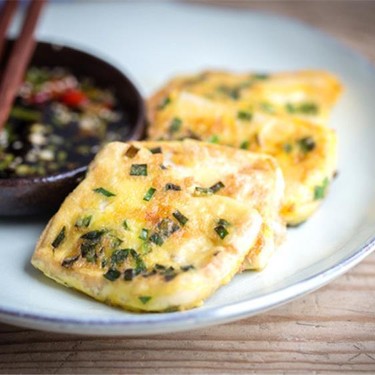 Pan-fried Tofu with Egg and Chive Recipe | SideChef