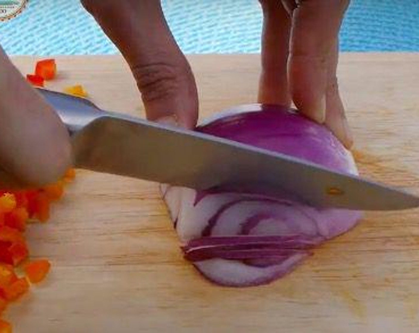 step 2 Chop the Red Onions (2) in Julienne and the Bell Peppers (4) and Mango (1) in small squares.