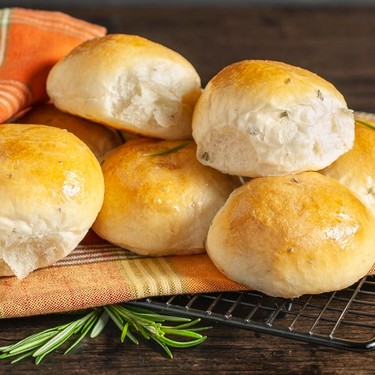 Rosemary Buttermilk Rolls Recipe | SideChef