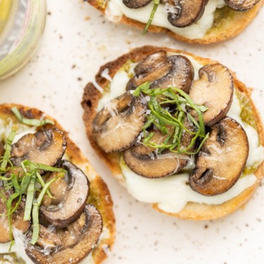 Mushroom Pesto Crostino Recipe | SideChef