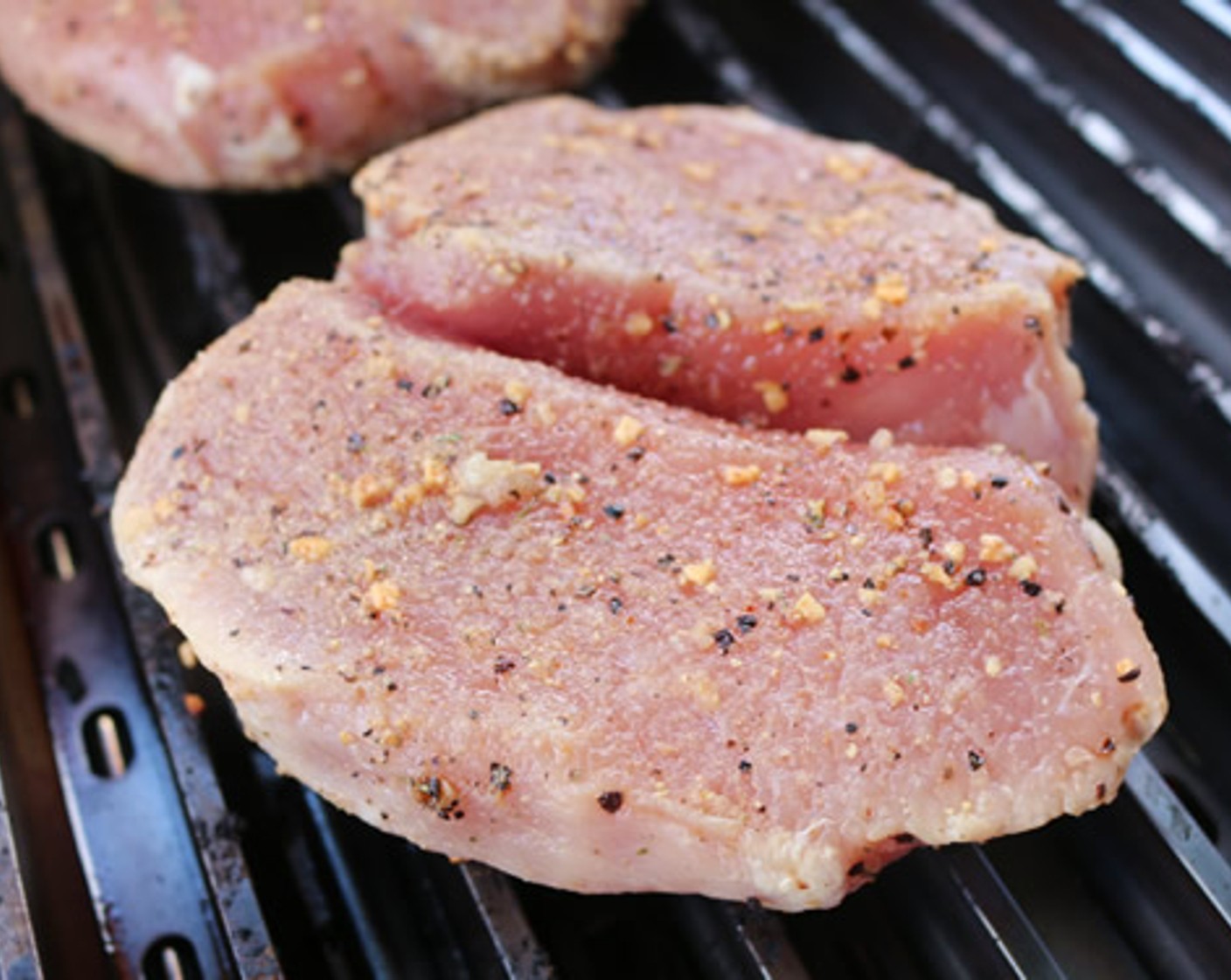 step 6 Place each chop on the direct grilling side of the grill grate. Cook for 2 minutes and twist chops to 90 degrees F (32 degrees C) and grill for an additional few minutes.