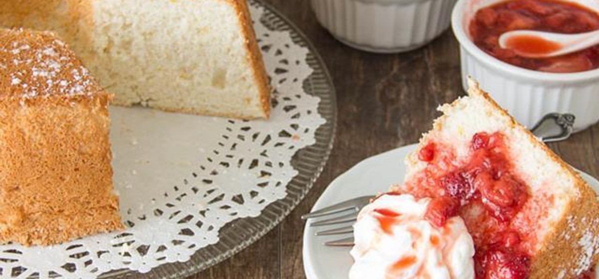 Angel Food Cake with Strawberry Sauce Recipe | SideChef