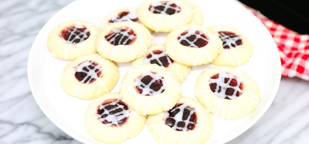 Raspberry Almond Shortbread Cookies Recipe | SideChef