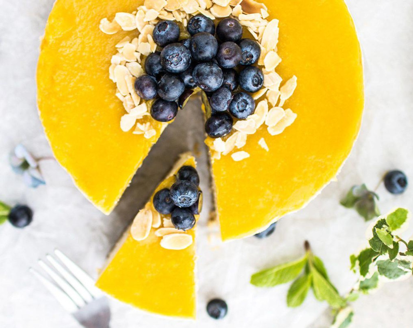 Vegan No-Bake Mango Cheesecake