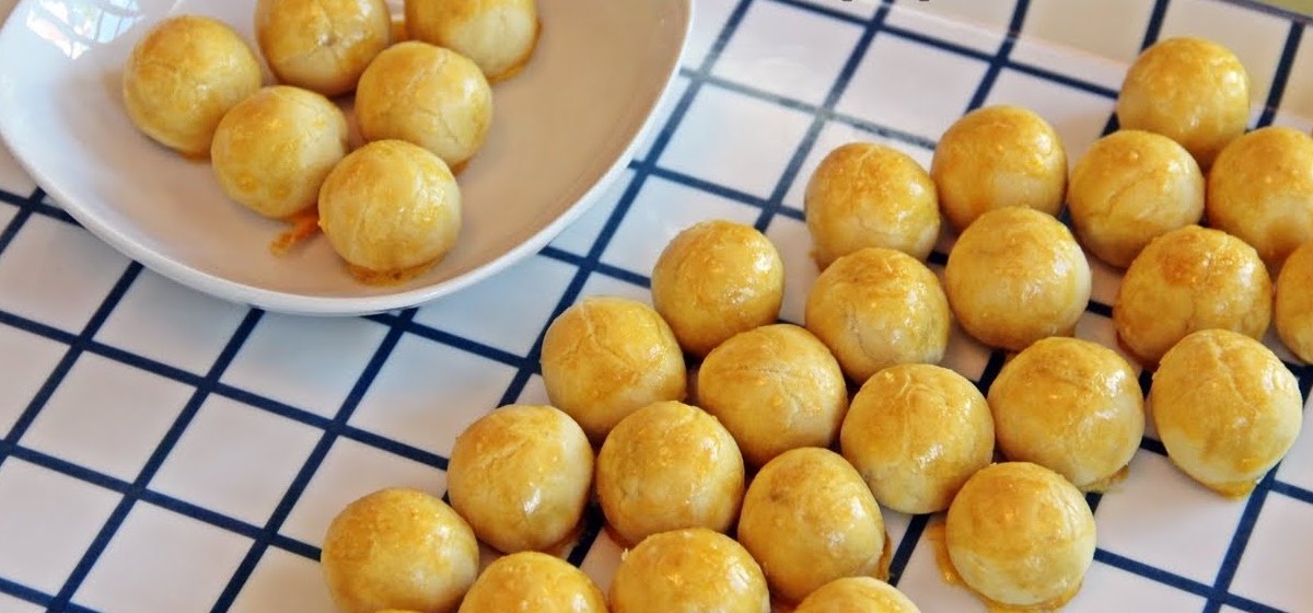Singaporean Pineapple Tart Recipe | SideChef