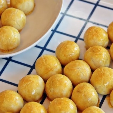 Singaporean Pineapple Tart Recipe | SideChef