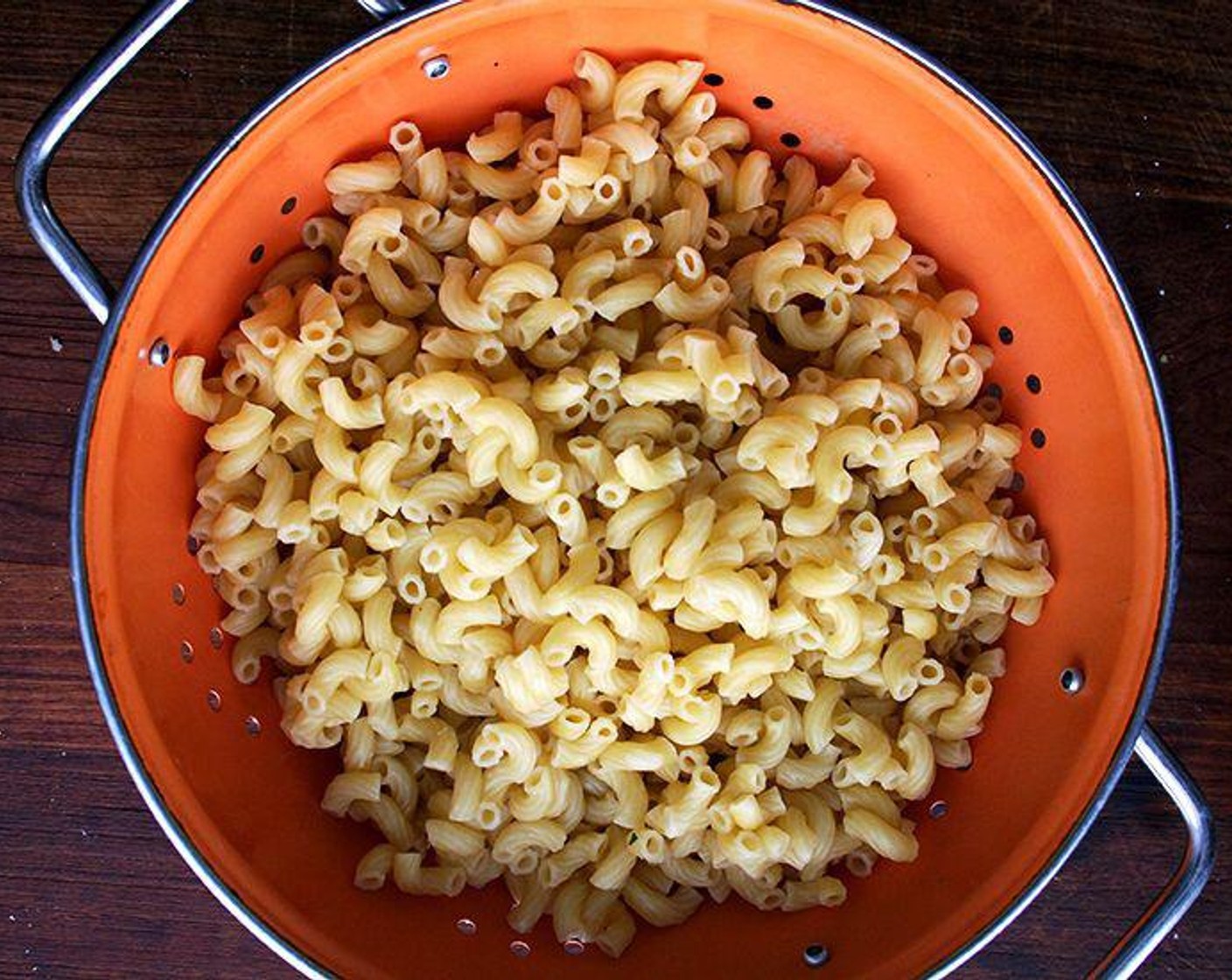 step 2 Bring a large pot of water to a boil. Add Kosher Salt (1 Tbsp). Boil Elbow Macaroni (13 oz) for about 5 minutes, or for 2 minutes less than the box's suggested al dente time. Drain. Do not rinse. Set aside.