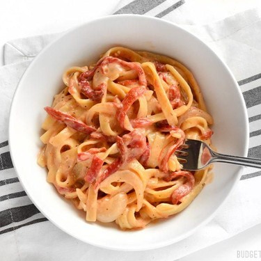 One Pot Roasted Red Pepper Pasta Recipe | SideChef