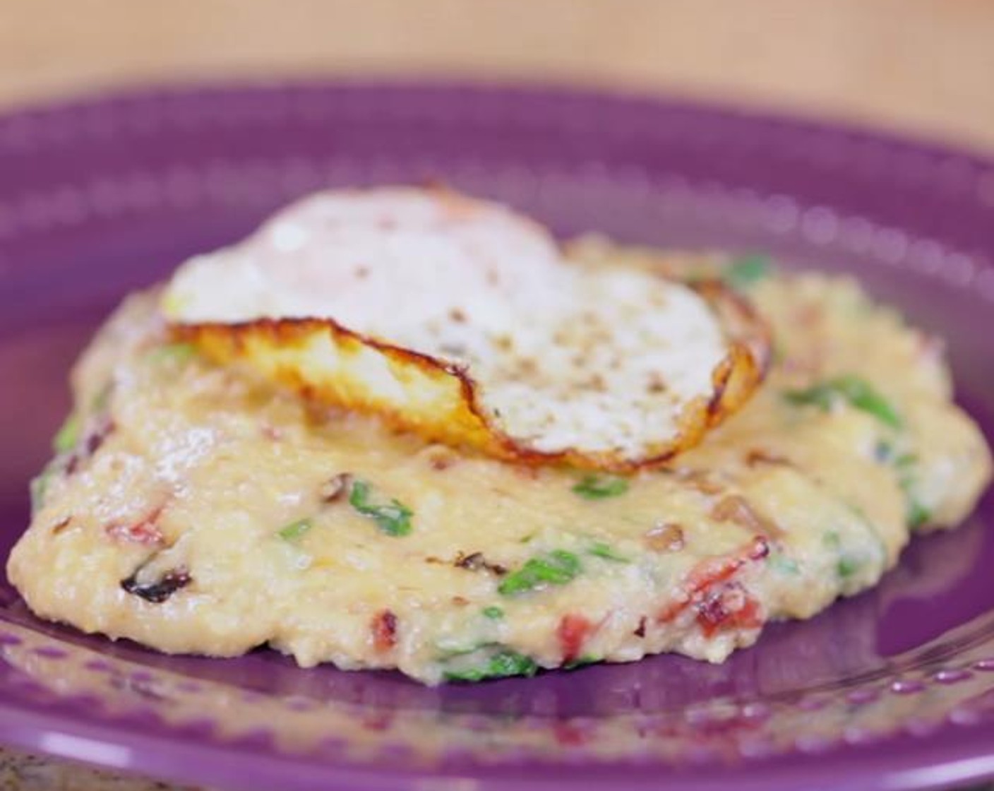 Bacon Cheesy Grits & Fried Egg