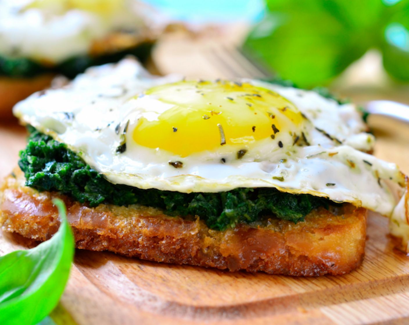 Spinach & Egg Breakfast Toast
