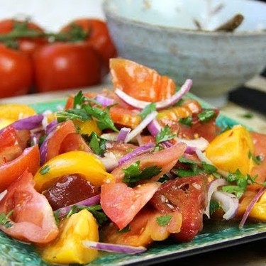 Simple Heirloom Tomato Salad Recipe | SideChef