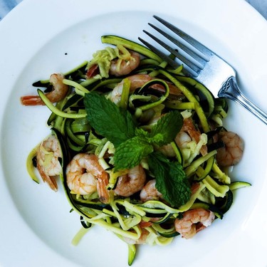 Zucchini Noodles with White Wine Shrimps Recipe | SideChef