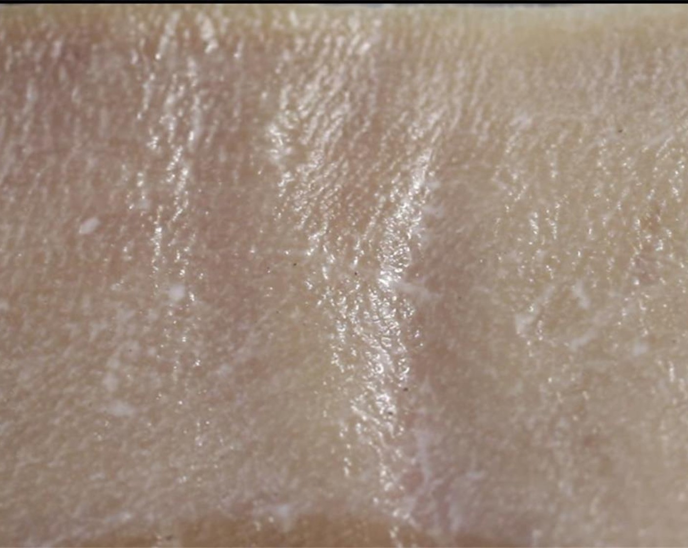 step 6 With wet hands, rub Baking Soda (1/2 tsp) on the skin. Leave it to rest for 30 minutes. This helps soften the skin.
