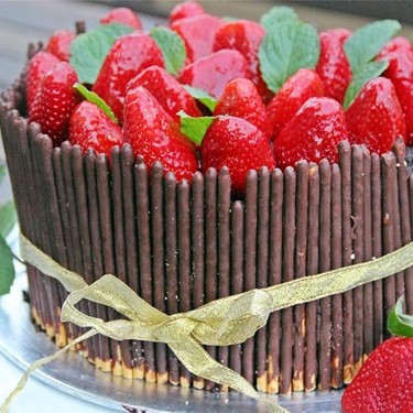 Fresh Strawberry Chocolate Cake with Apricot Glaze Recipe | SideChef