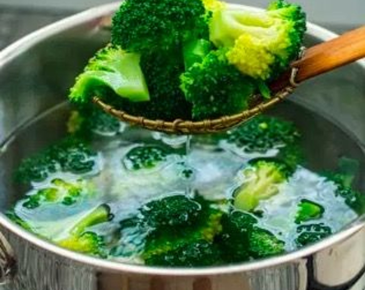 step 1 Blanch the Broccoli (1 head) in boiling water for 1 minute. Remove from water and set aside until the rest of the dish is ready. Put tin foil over the bowl to keep the broccoli warm.