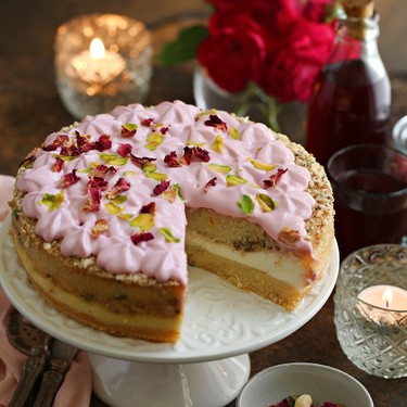 Eggless Saffron Thandai Cream Cake Recipe | SideChef