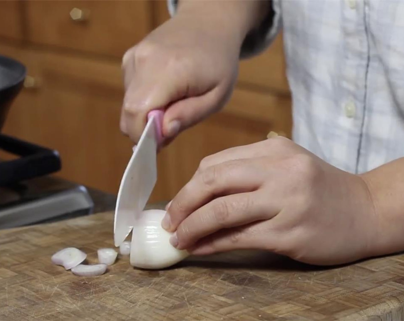 step 1 Slice the Shallots (3).