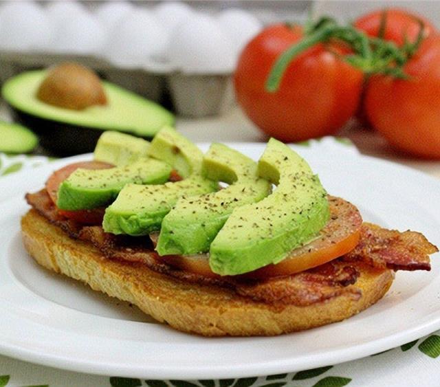 Bacon Breakfast Sandwiches (Freezer-Friendly) - Jessica Gavin