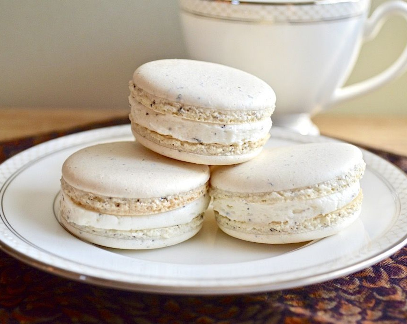 Earl Grey Vanilla Macarons