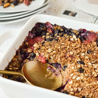 Red White and Blueberry Oatmeal Bake Recipe | SideChef