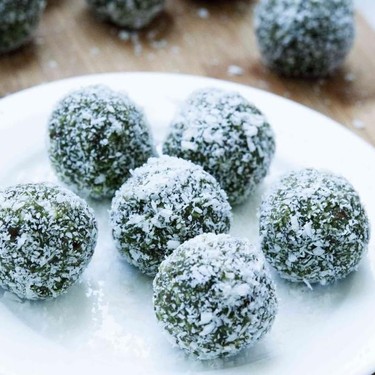 Raw Matcha Energy Balls Recipe | SideChef