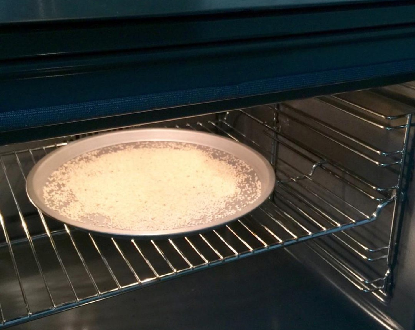 step 6 Then, toast White Sesame Seeds (2 2/3 Tbsp) for 5 minutes. Remove to cool.
