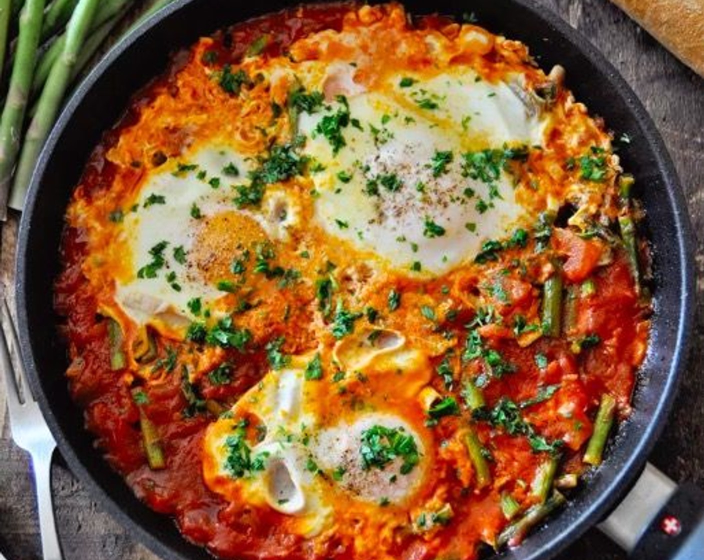 Spanish Eggs with Tomatoes and Asparagus
