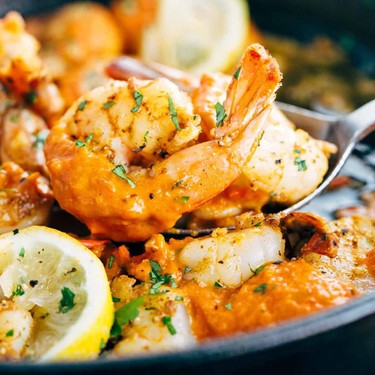 Garlic Shrimp Skillet with Roasted Red Pepper Sauce Recipe | SideChef