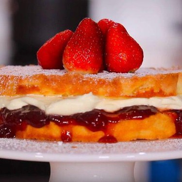 Victoria Sandwich Cake Recipe | SideChef
