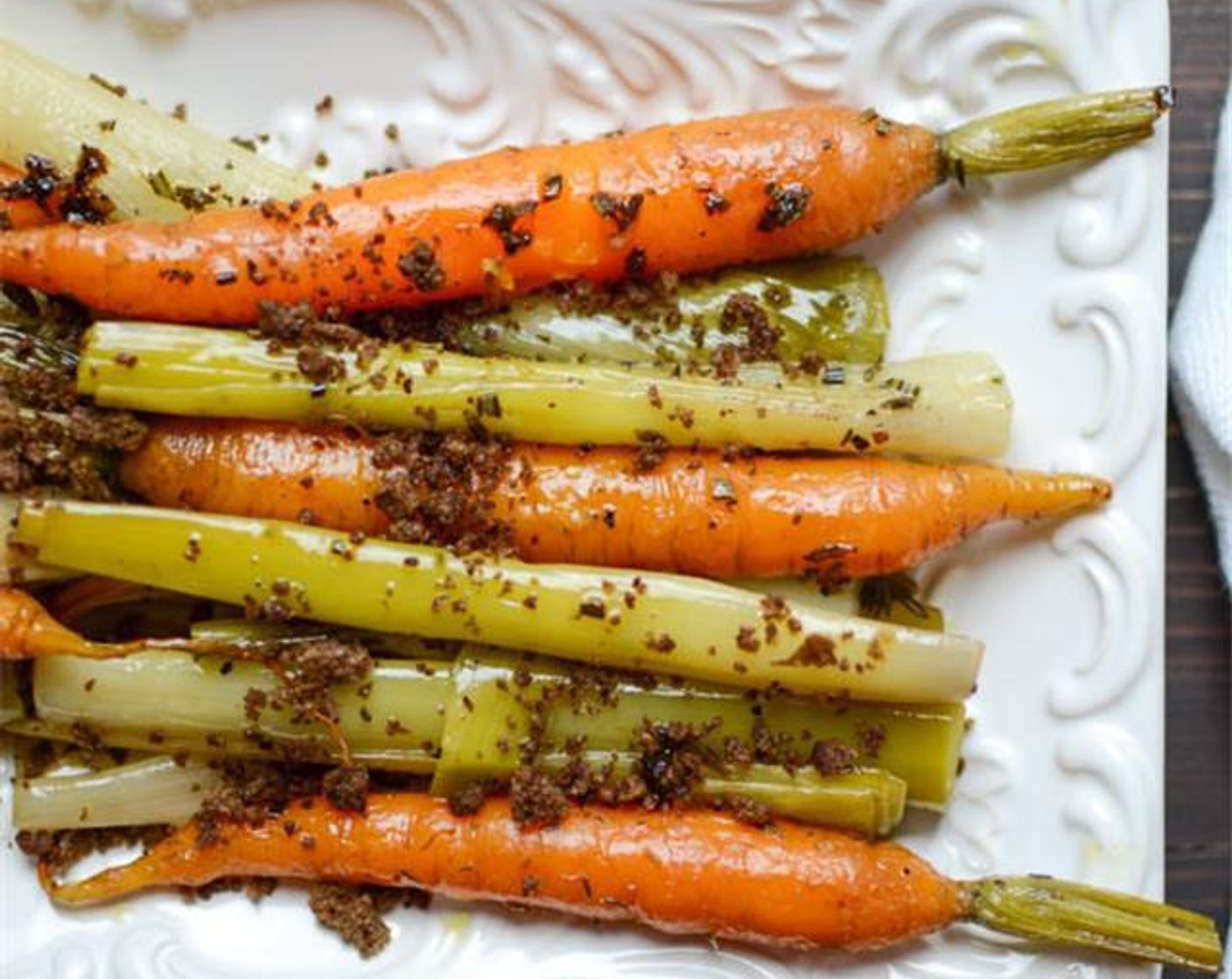 Braised Leeks and Carrots with Toasted Crumble