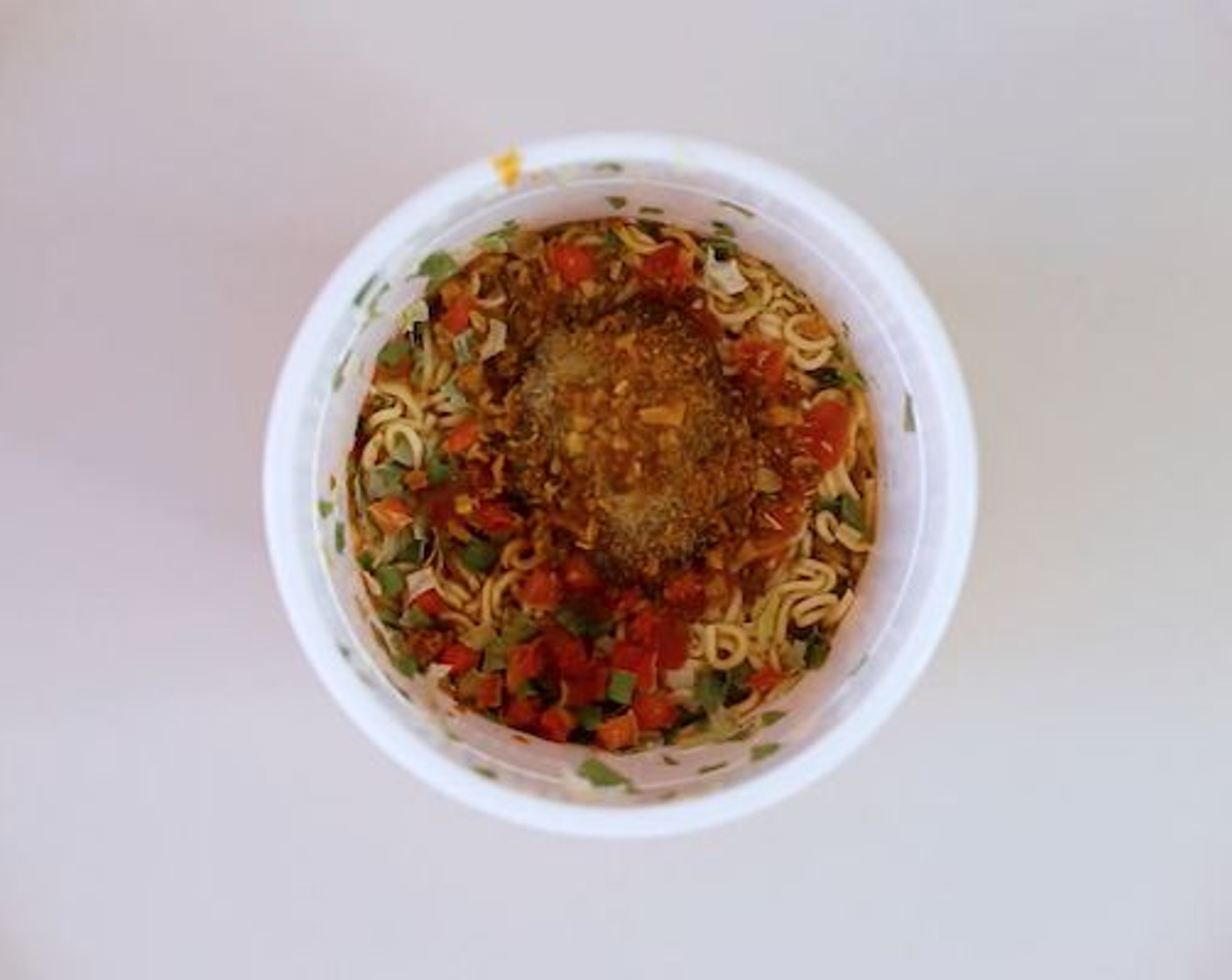step 3 Open up your Instant Noodles (1 pckg) and add the included seasoning pack. Additionally add some Chili Sauce (1 tsp), Sesame Oil (1 tsp), Soy Sauce (1 Tbsp), Lemongrass Powder (1 tsp) and Chinese Five Spice Powder (1 tsp).