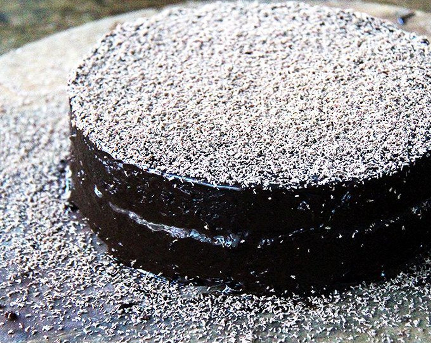 step 12 If you are making a layer cake, spread icing over one cake layer. Top layer with other cake layer. Pour icing on top of top layer and with an off-set spatula spread it all over the sides. Cake keeps, covered and chilled, 3 days. Bring cake to room temperature before serving.
