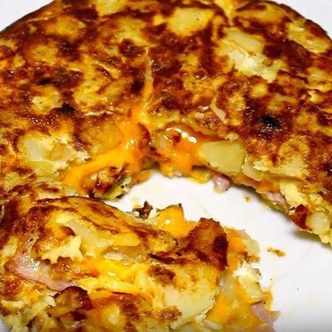 Spanish Omelette (Tortilla Española) - That Spicy Chick