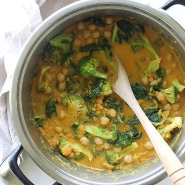 Chickpea, Tomato, and Spinach Curry Recipe | SideChef