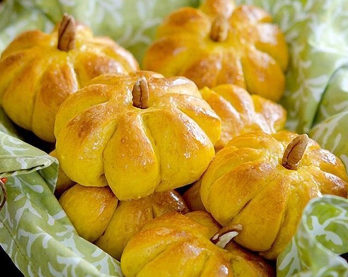 Pumpkin Dinner Rolls  Recipe | SideChef
