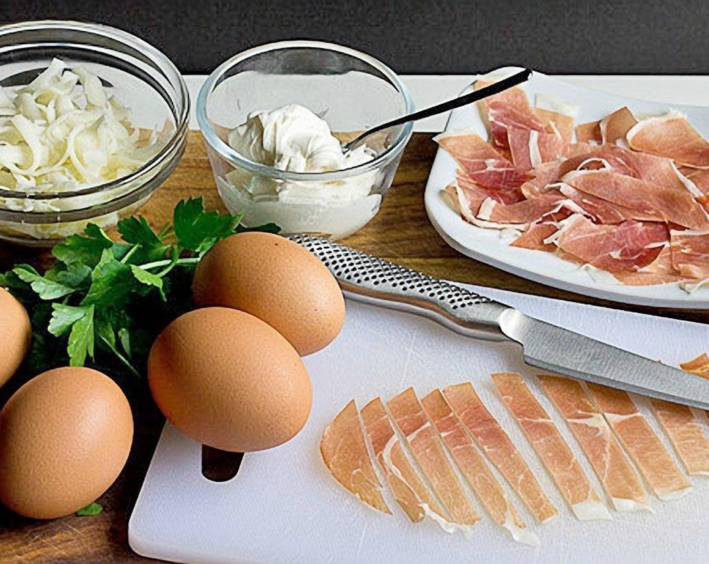 step 4 Cut the Prosciutto (4 slices) into thin strips.