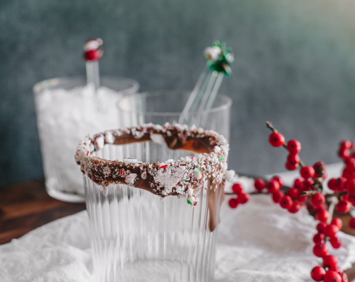 step 2 Roll glass into Candy Cane (1) pieces.