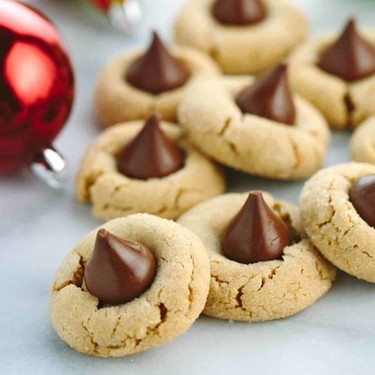 Classic Peanut Butter Kiss Cookies Recipe | SideChef