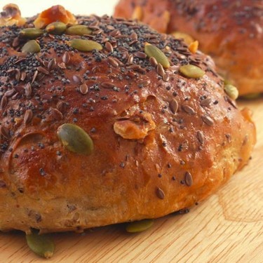 Mixed Seeds & Nuts Sultana Bread Roll Recipe | SideChef