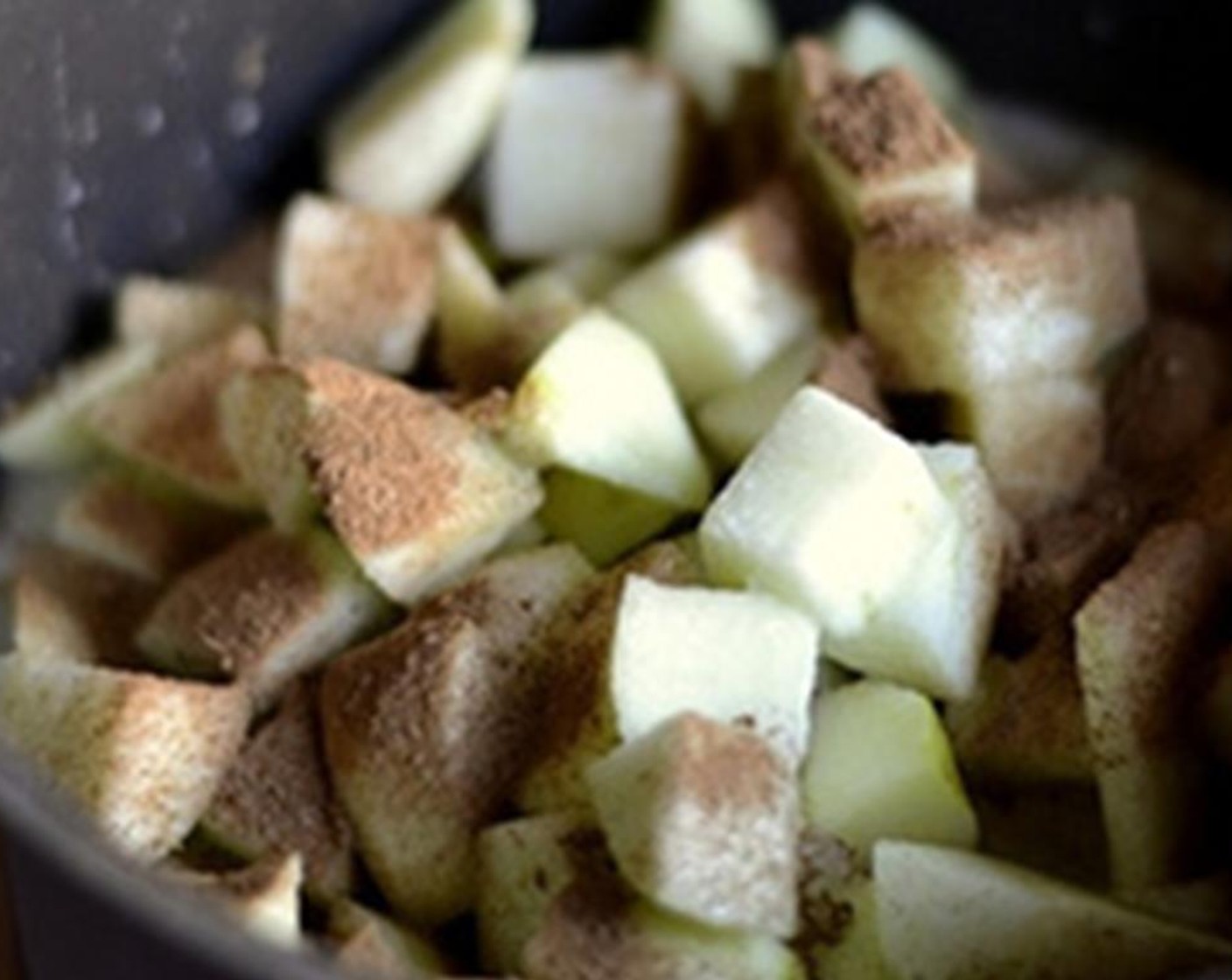 step 10 Dissolve Corn Starch (1 Tbsp) in Water (1 cup). Add Granulated Sugar (2 tsp), Simply Organic Cinnamon, Ground (1 tsp), and Vanilla Extract (1 tsp). Stir well and bring mixture to a boil. Add apples and Sun-Maid Raisins (to taste) and simmer until apples are tender.