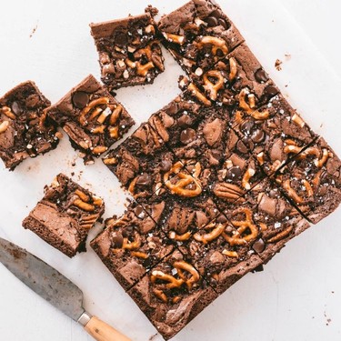 Pecan Pretzel Turtle Brownies Recipe | SideChef