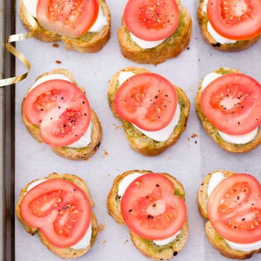 Tomato Mozzarella Pesto Crostini Recipe | SideChef