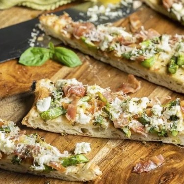 Grilled Prosciutto and Asparagus Flatbread Recipe | SideChef