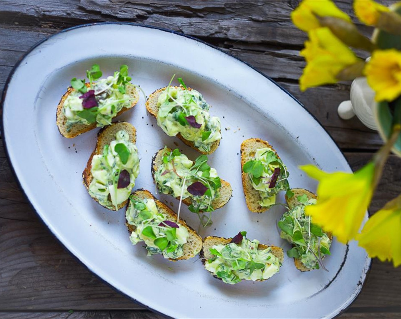 step 5 For appetizers, just a spoonful placed on toasted bruschetta or endive and top with a few Microgreens (2 cups) or fresh herbs.