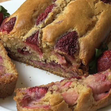 Strawberry Loaf Cake Recipe | SideChef