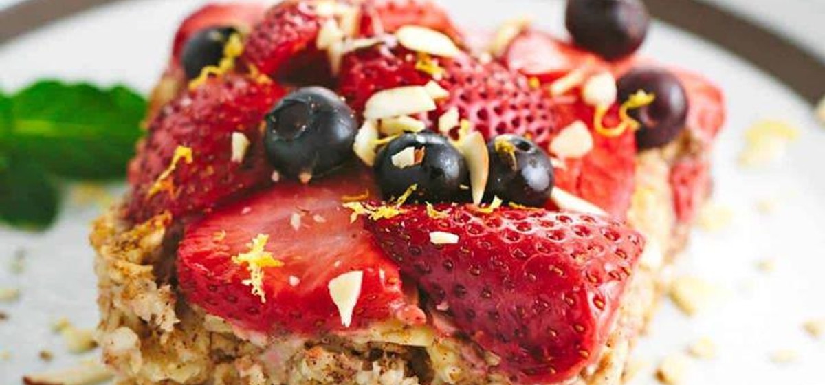 Baked Almond Oatmeal with Berry Topping Recipe | SideChef