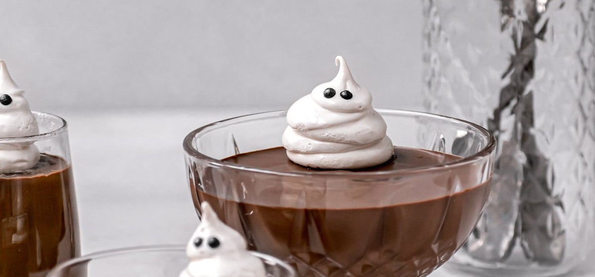 Chocolate Pots de Creme With Ghost Meringues Recipe | SideChef