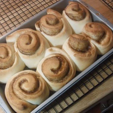 Gooey Cinnamon Rolls Recipe | SideChef