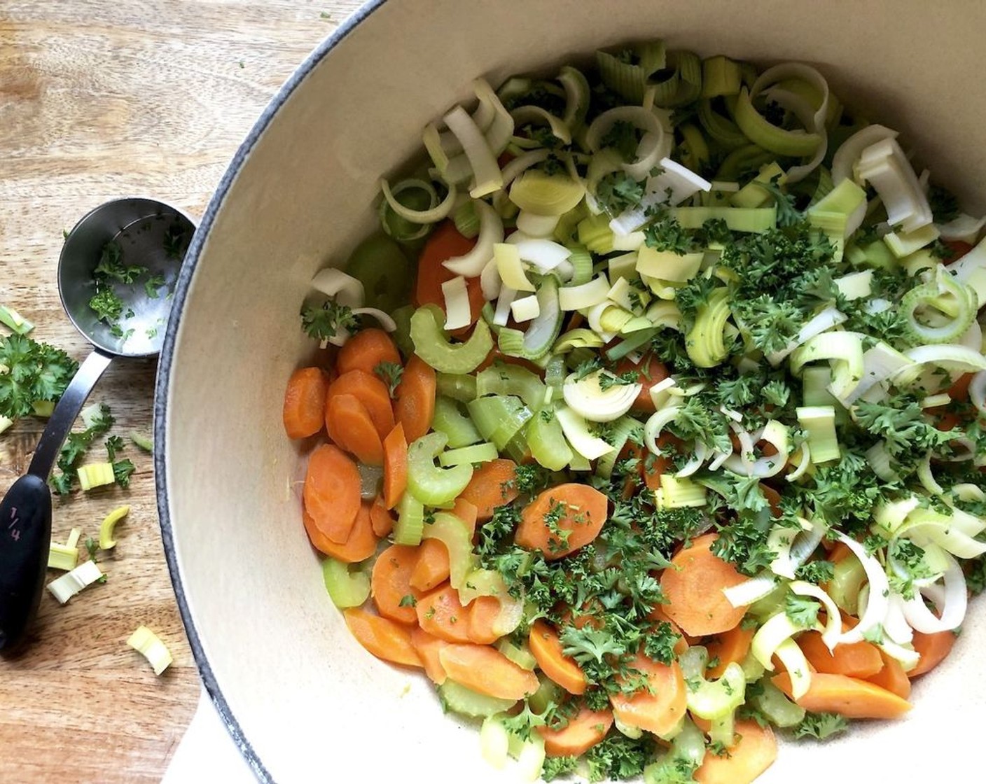 step 2 Add the Leeks (2 cups) and Fresh Parsley (1/4 cup). Stir to combine. Cover and continue cooking for an additional 10 minutes.